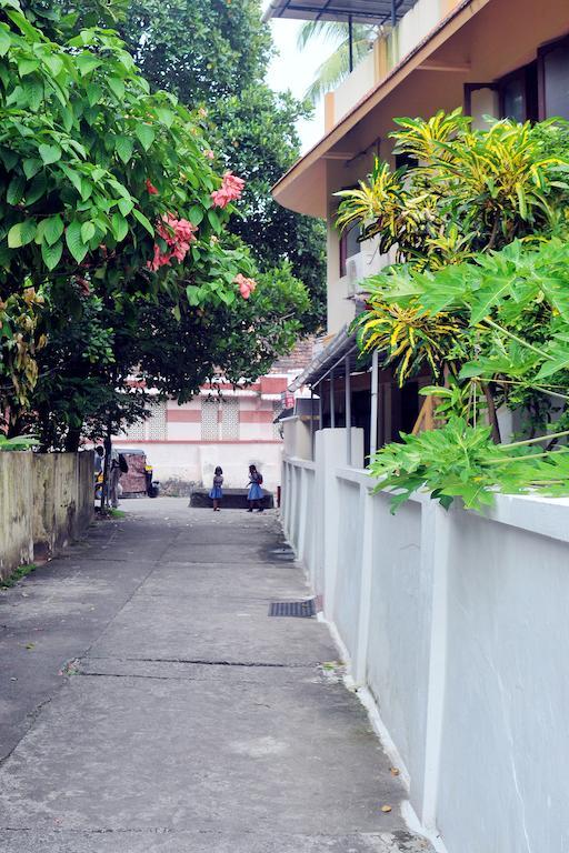 Das Residency Bed & Breakfast Kochi Екстериор снимка